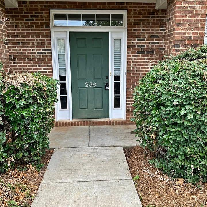 1st image of 238 Merchants Dr