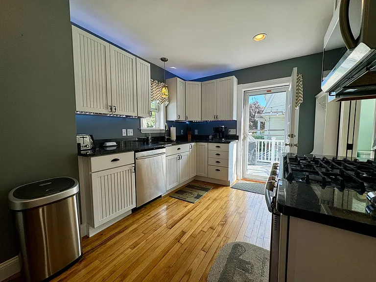 286 Pine St — Photo 6