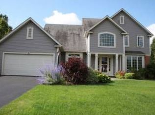 31 Shannon Gln, Fairport, NY 14450