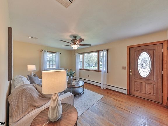 5th image of 164 Carpentersville Rd