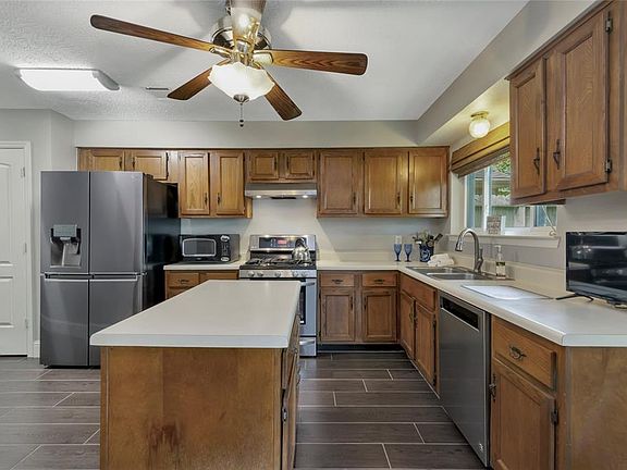 REFRIGERATOR, MICROWAVE, DISHWASHER INCLUDED