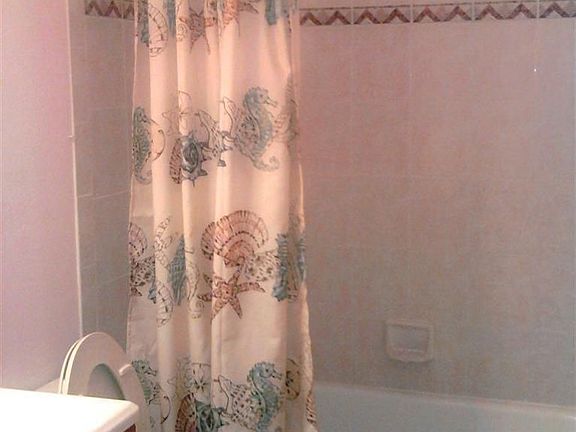 4th image of 12940 Meadowood Ct
