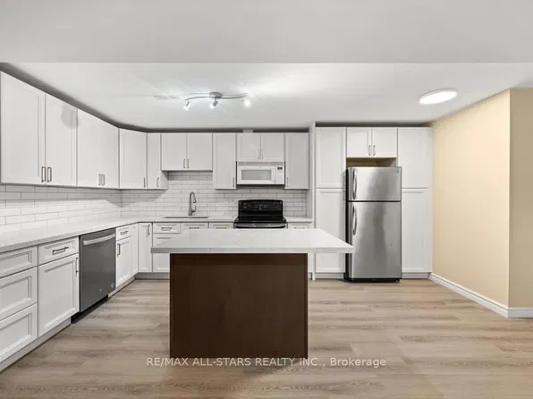 4 Smith St #Basement, Bradford West Gwillimbury, ON L3Z 3C9