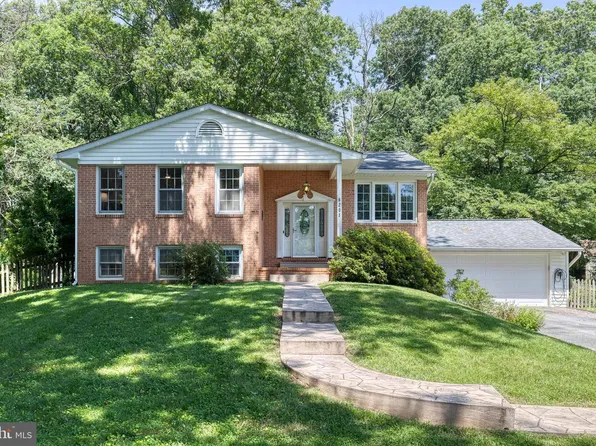 6205 Oak Hill Dr, Sykesville, MD 21784