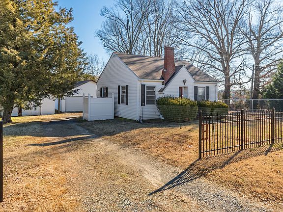 2nd image of 2465 Griffith Rd