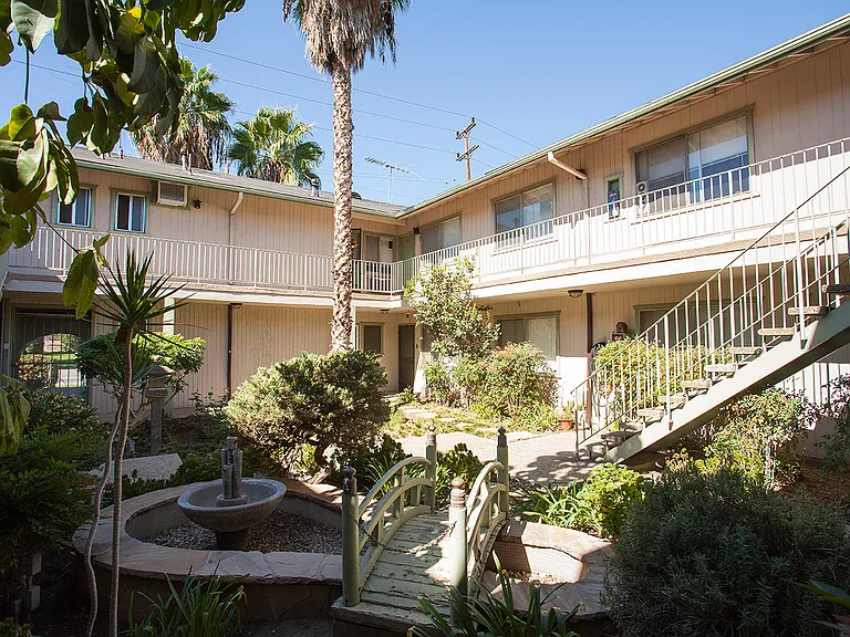 1934 N Hollywood Way #J — Photo 14