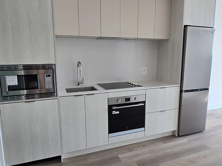 86 Dundas St E #1715 — Photo 3