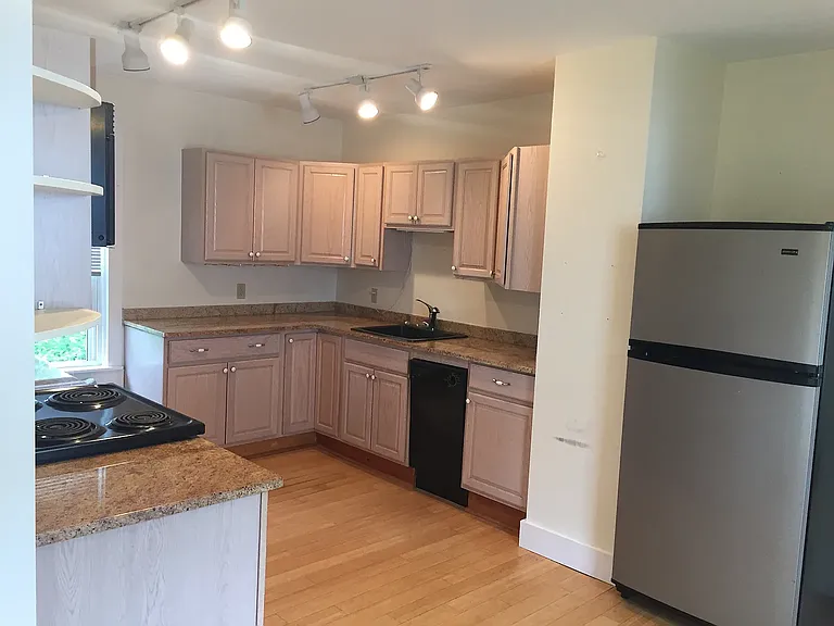 10 Green Ct — Photo 3
