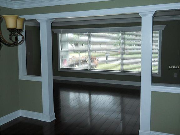 5th image of 208 N Bay Hills Blvd