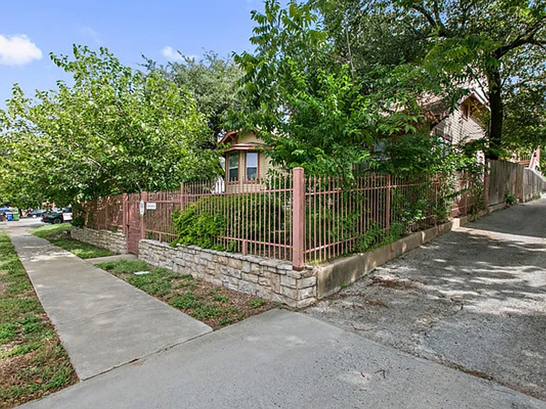 508 Elmwood Pl #A — Photo 21