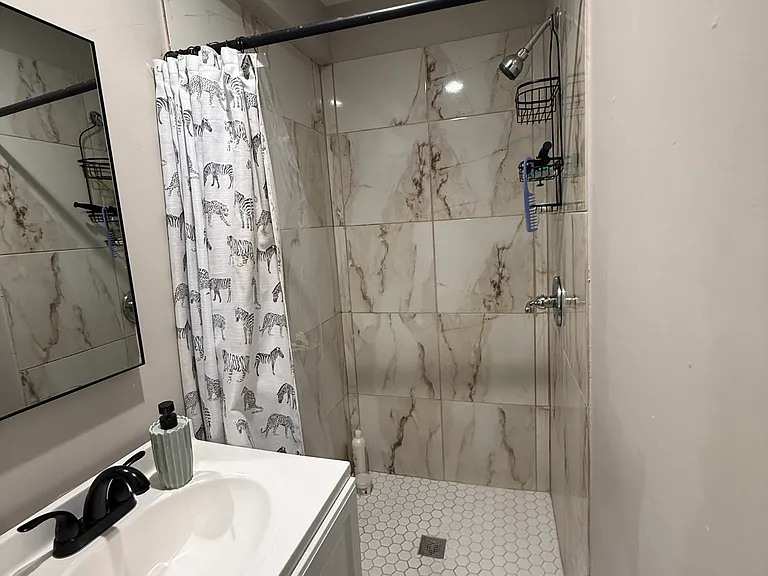 26 Henderson Ave — Photo 7