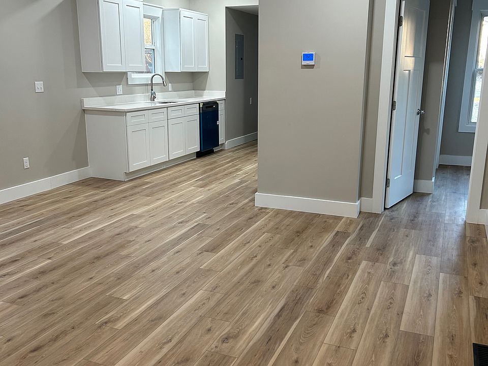 Main Entrance - Living Room