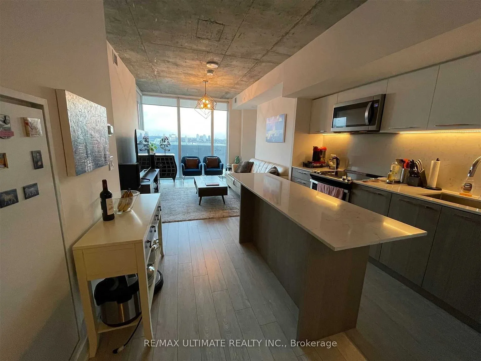 2 bed, $3,200 — Photo 2