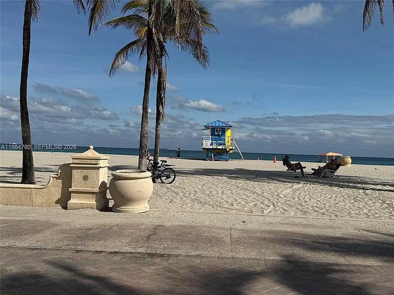1825 S Ocean Dr #305 — Photo 25