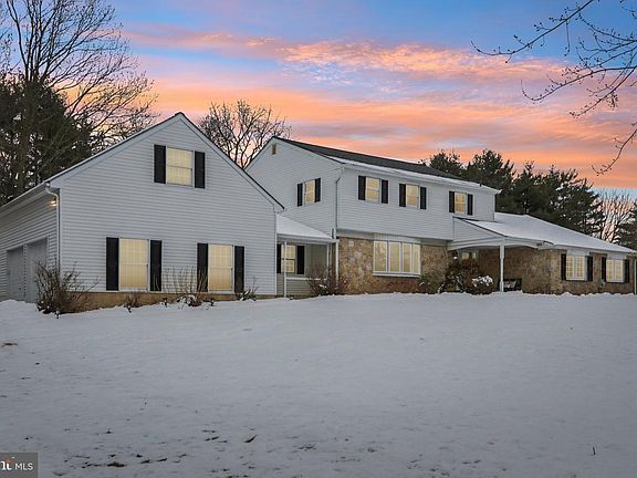 4th image of 2028 Legat Ln