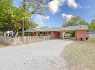 216 Woodlawn Ave, Strawn, TX 76475