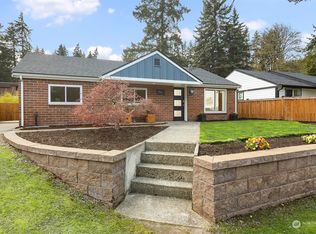 18923 32nd Ave NE, Lake Forest Park, WA 98155