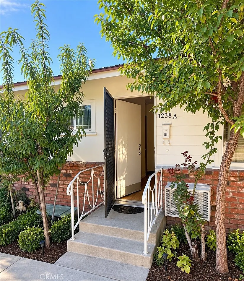 1 bed, 550 sqft, $2,500 — Photo 3