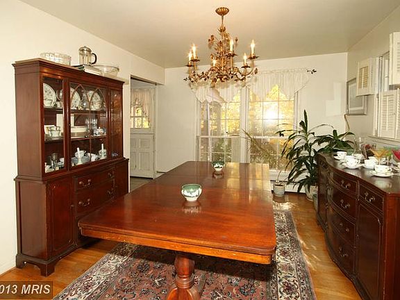 5th image of 8701 Chapel Dr