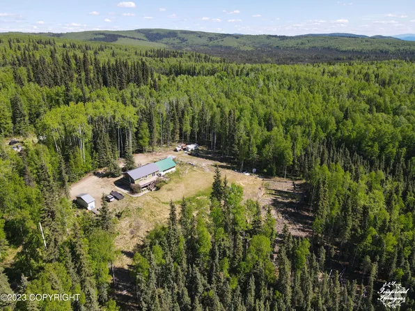 456 Wright Ln, Fairbanks, AK 99712