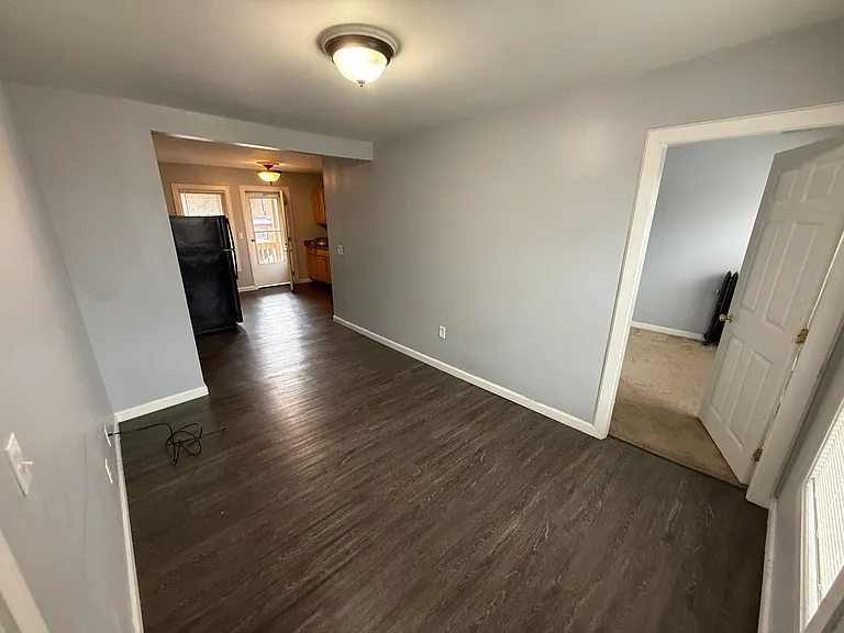 1297 Elm St #20 — Photo 5