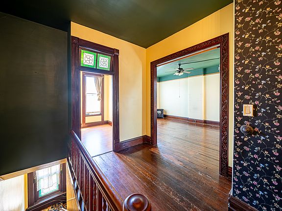 5th image of 926 A Ave #A