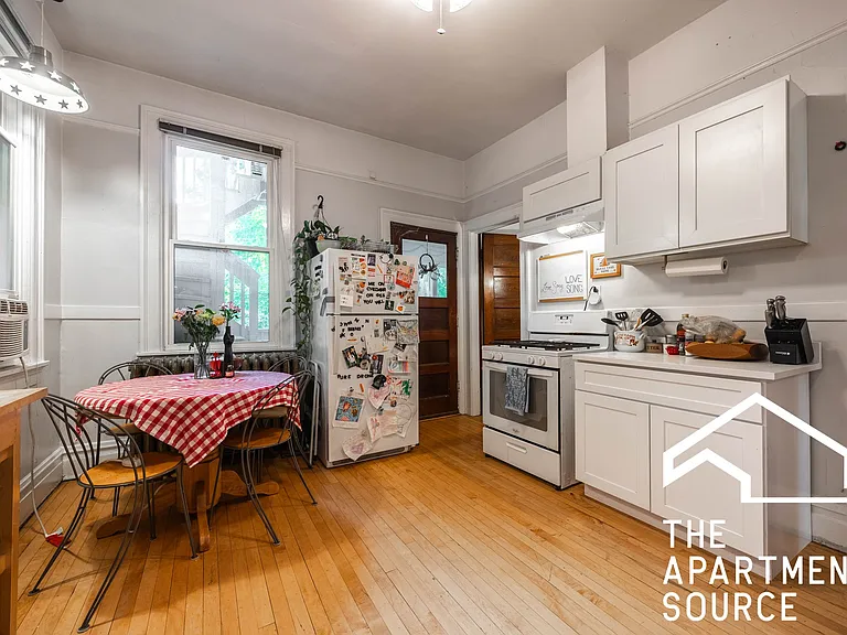 1127 W George St #1F — Photo 14