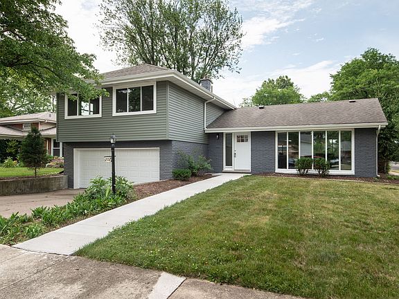 2nd image of 202 Huntington Ct