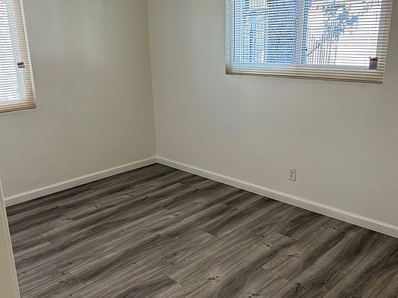 5th image of 549 E Hurst St APT 1