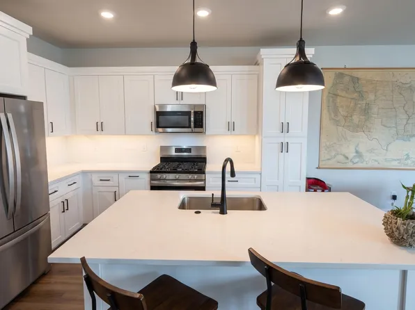 205 S Ripplerock Ln, Star, ID 83669