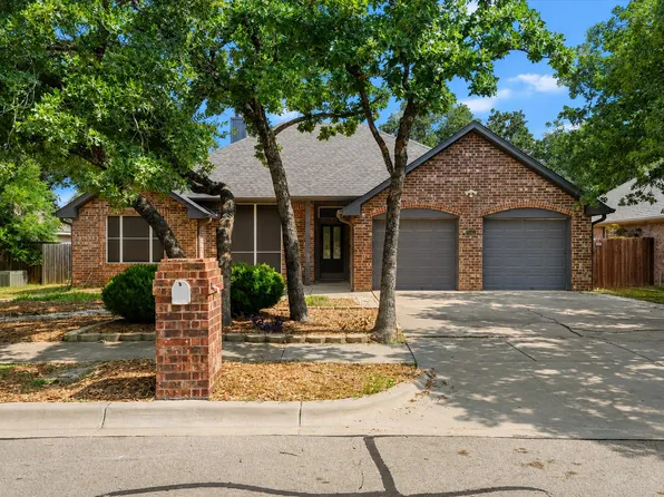 2305 Whispering Oaks, Denton, TX 76209