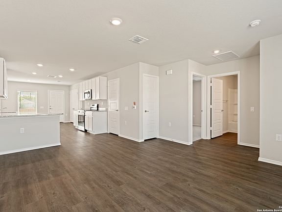 3rd image of 1422 Outrigger Way