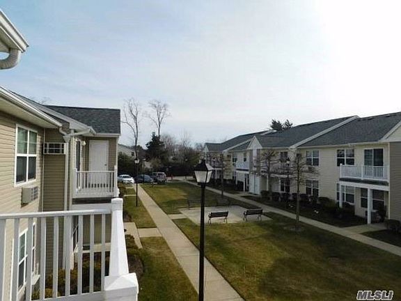 2nd image of 465 New Hwy APT B3