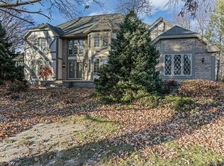 486 Hunters Ridge Dr, Saline, MI 48176