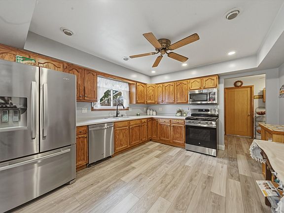 4th image of 810 N Cherry St