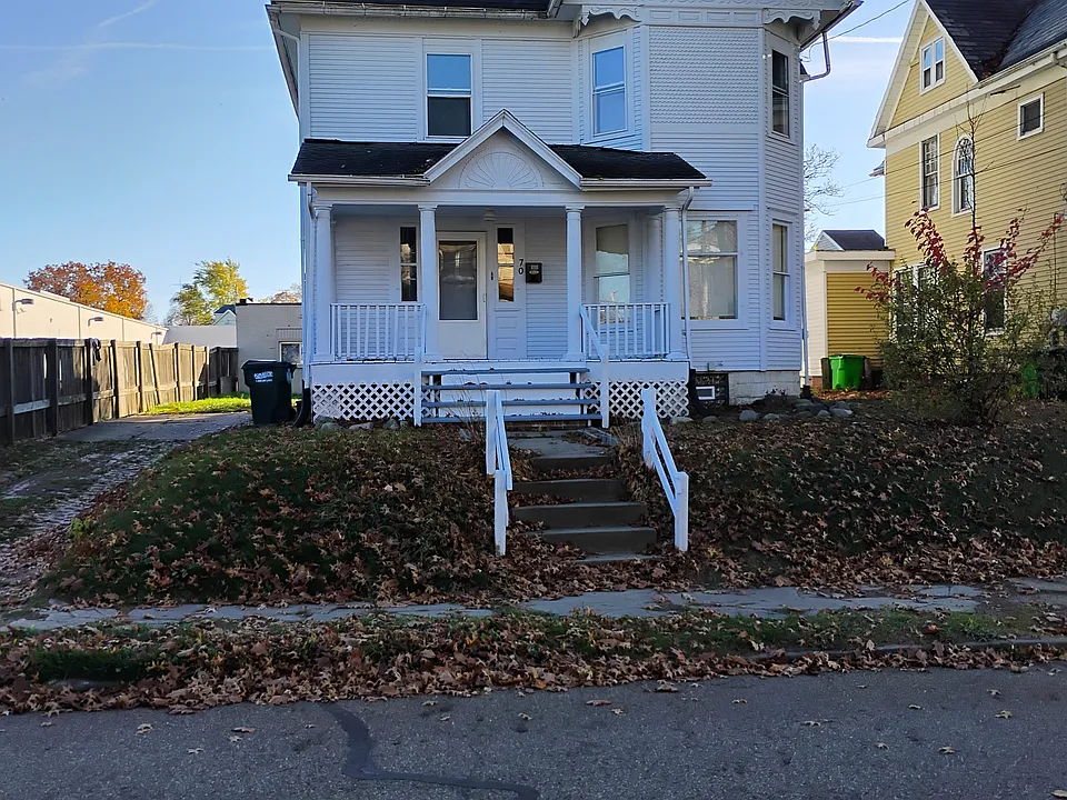 70 W Cambridge St #70