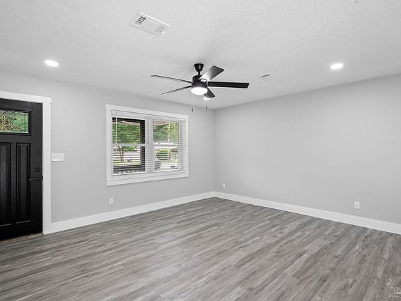 2nd image of 3119 Christine St