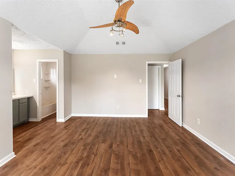 2327 Rittenmore Dr — Photo 11