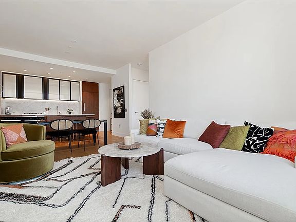 5th image of 110 Charlton St #17B