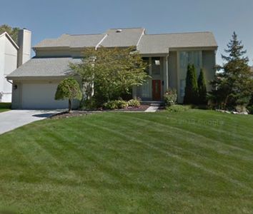 7053 Timberview Trl, West Bloomfield, MI, 48322