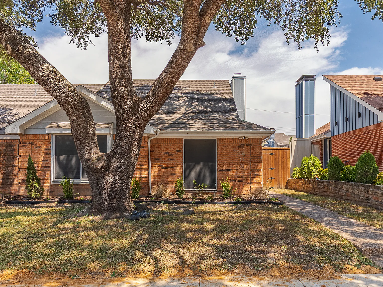 2 bed, 1300 sqft, $2,250 — Photo 1