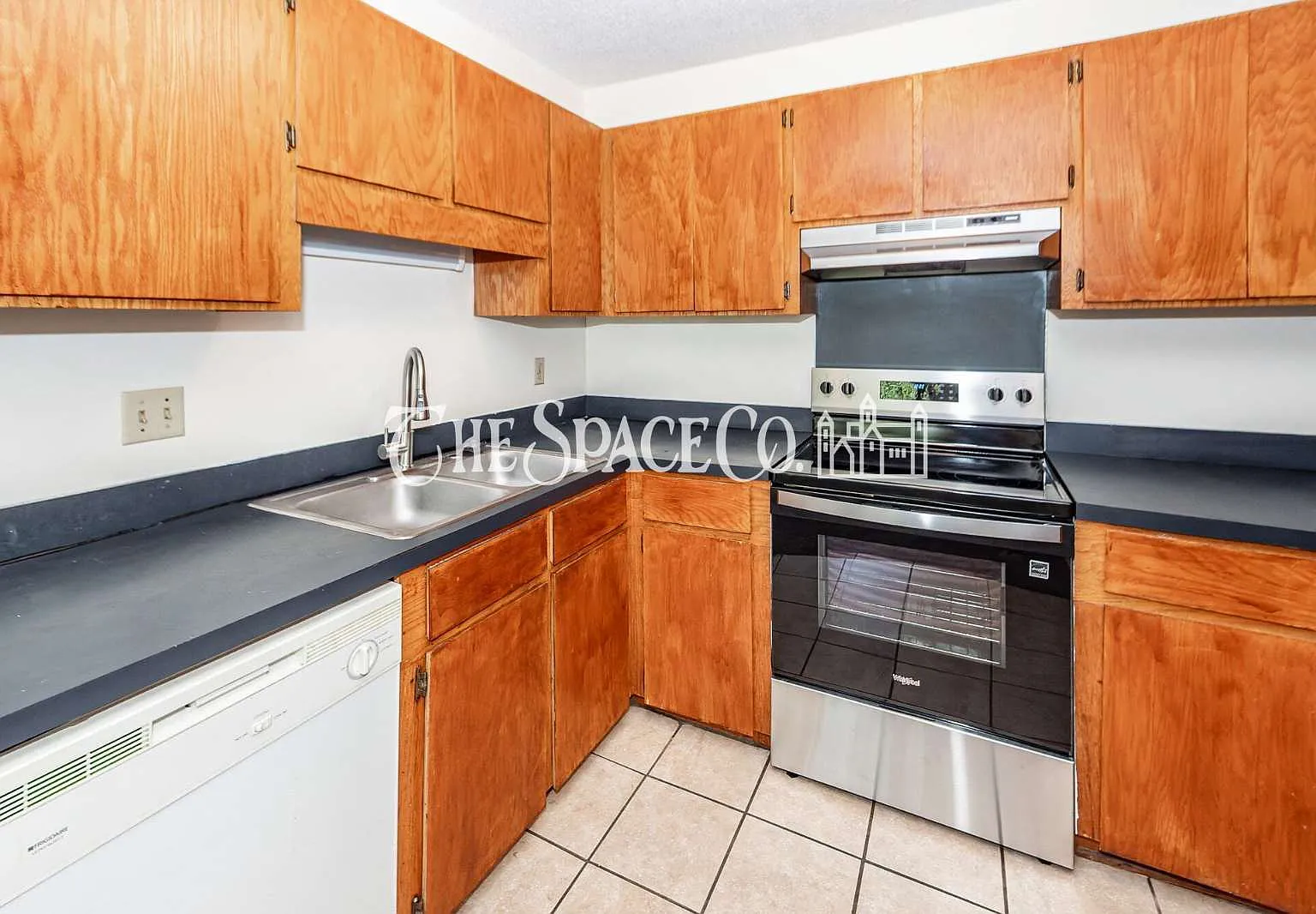2 bed, 2.0 bath, 921 sqft, $1,650 — Photo 4