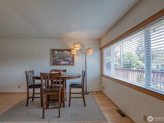 4th image of 616 E Simpson Avenue