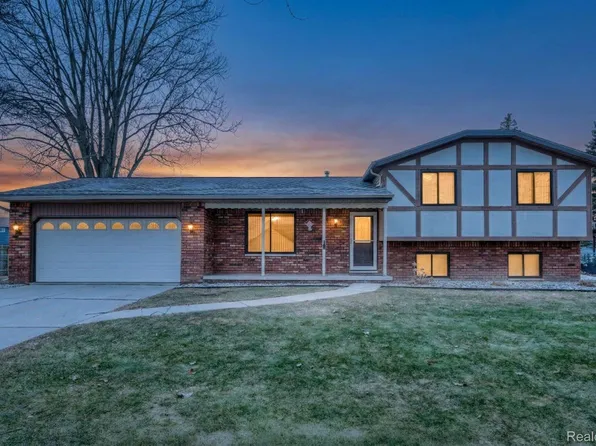 496 Central St, Marysville, MI 48040