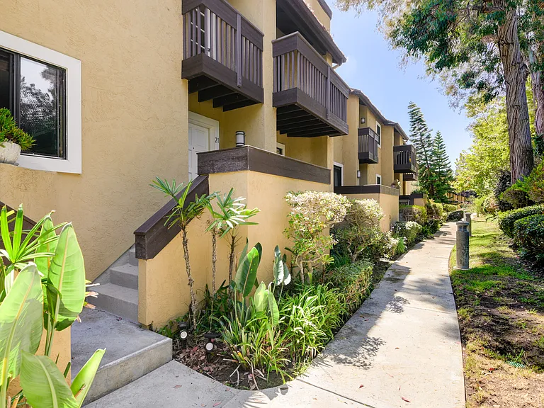 1680 N Coast Hwy N #21 — Photo 27