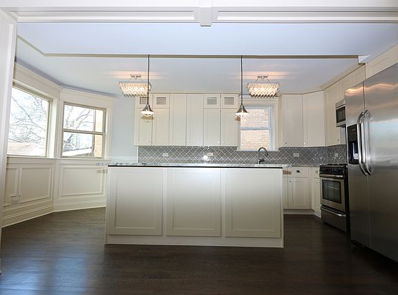 3rd image of 3342 N Newland Ave