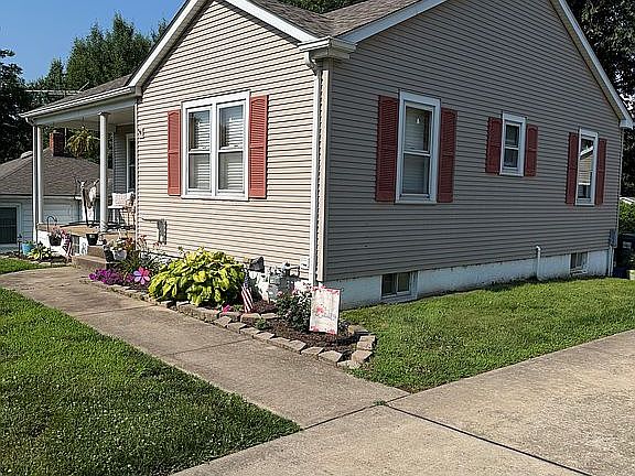 2nd image of 127 Carl St