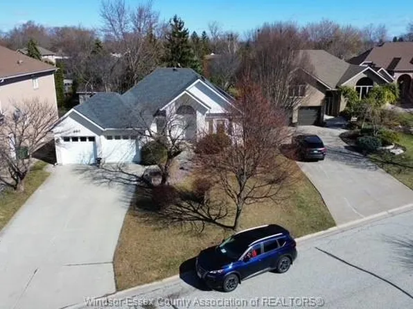 660 Caruso Dr, Windsor, ON N9G 2M6