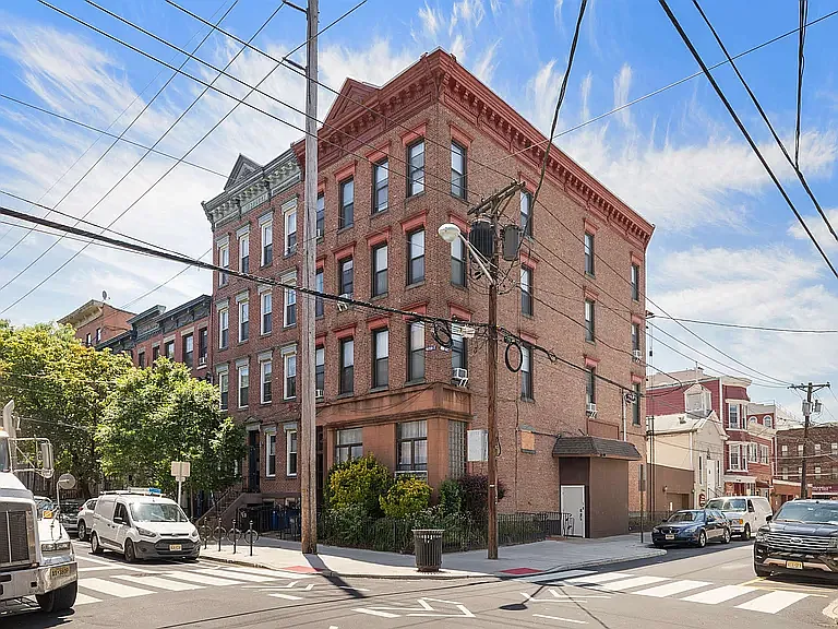 422 Madison St #4R7 — Photo 14