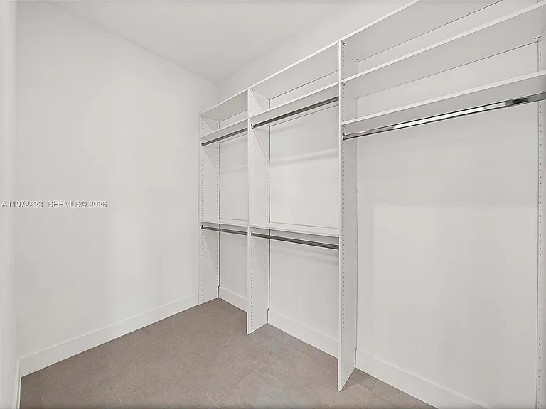 5718 Ashwood Cir W — Photo 74